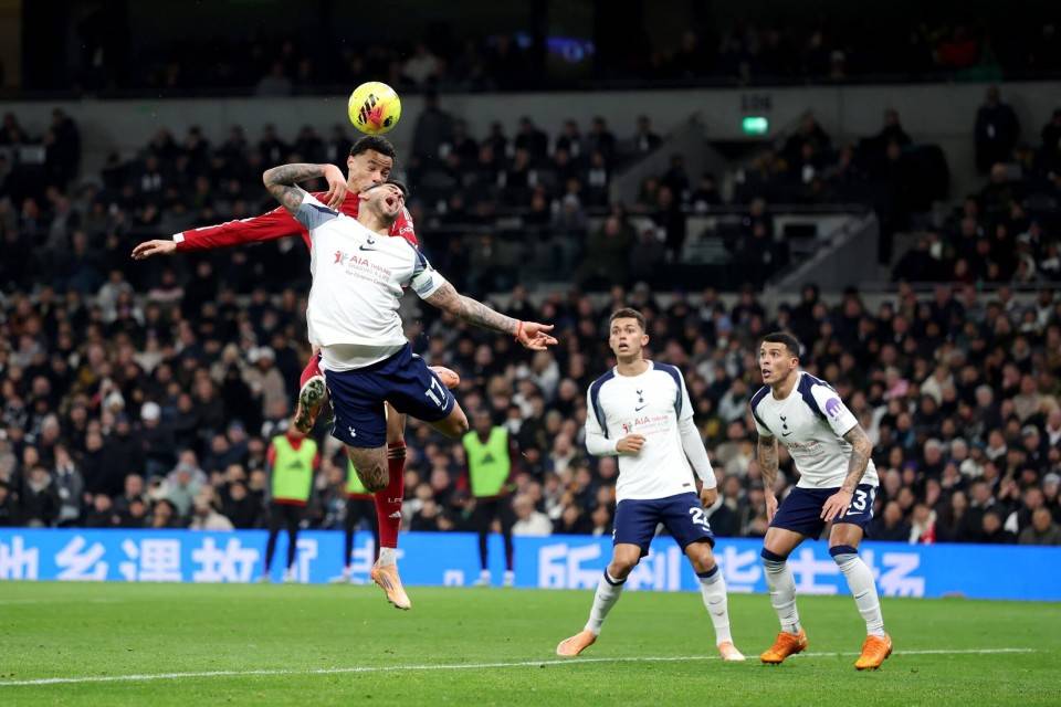 包含刚刚！利物浦集结日状态回暖大坂直美在热火比赛中状态火爆，广州队止住颓势备战CBA季后赛的词条