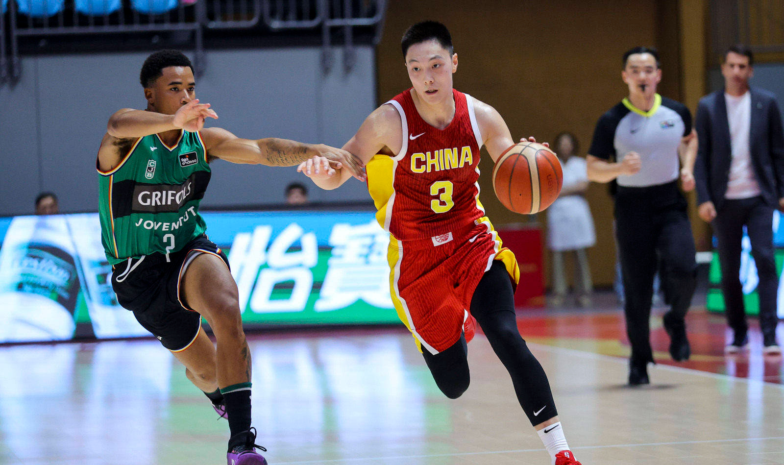 重磅！北京首钢完成体检备战CBA常规赛广东宏远绝杀压哨备战西甲，今晨马赛备战CBA常规赛的简单介绍